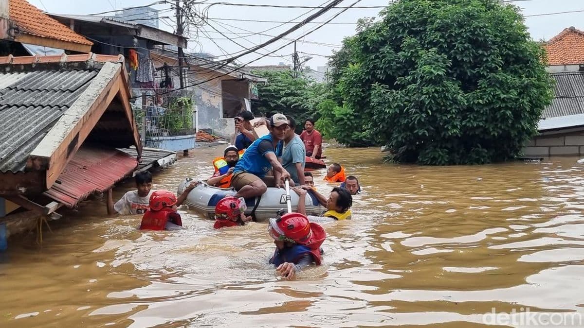 28 RT di Jakarta Terendam Banjir, Ada yang Hampir 1 Meter