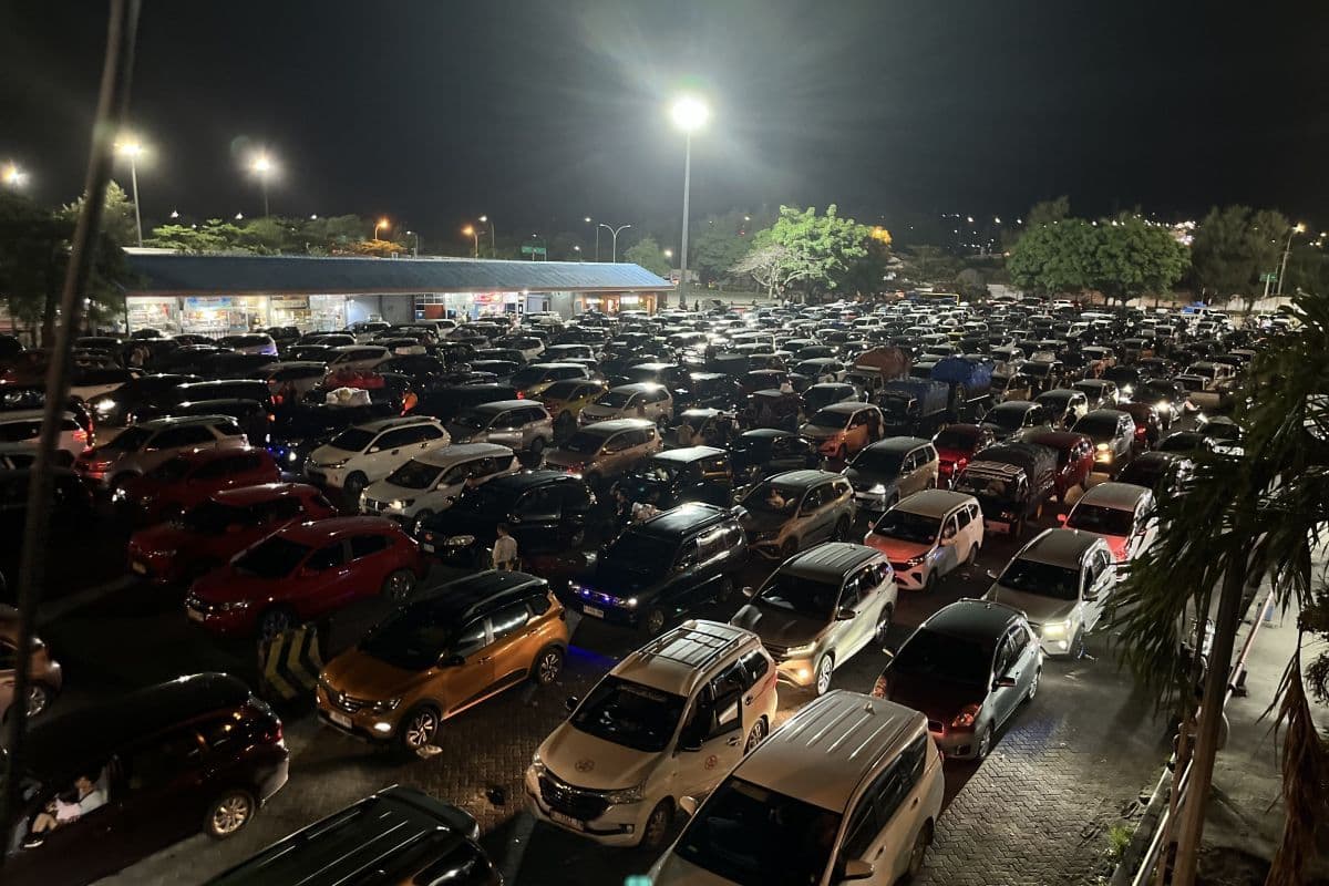 Hari Ini Puncak Pertama Arus Balik di Pelabuhan Merak dan Bakauheni